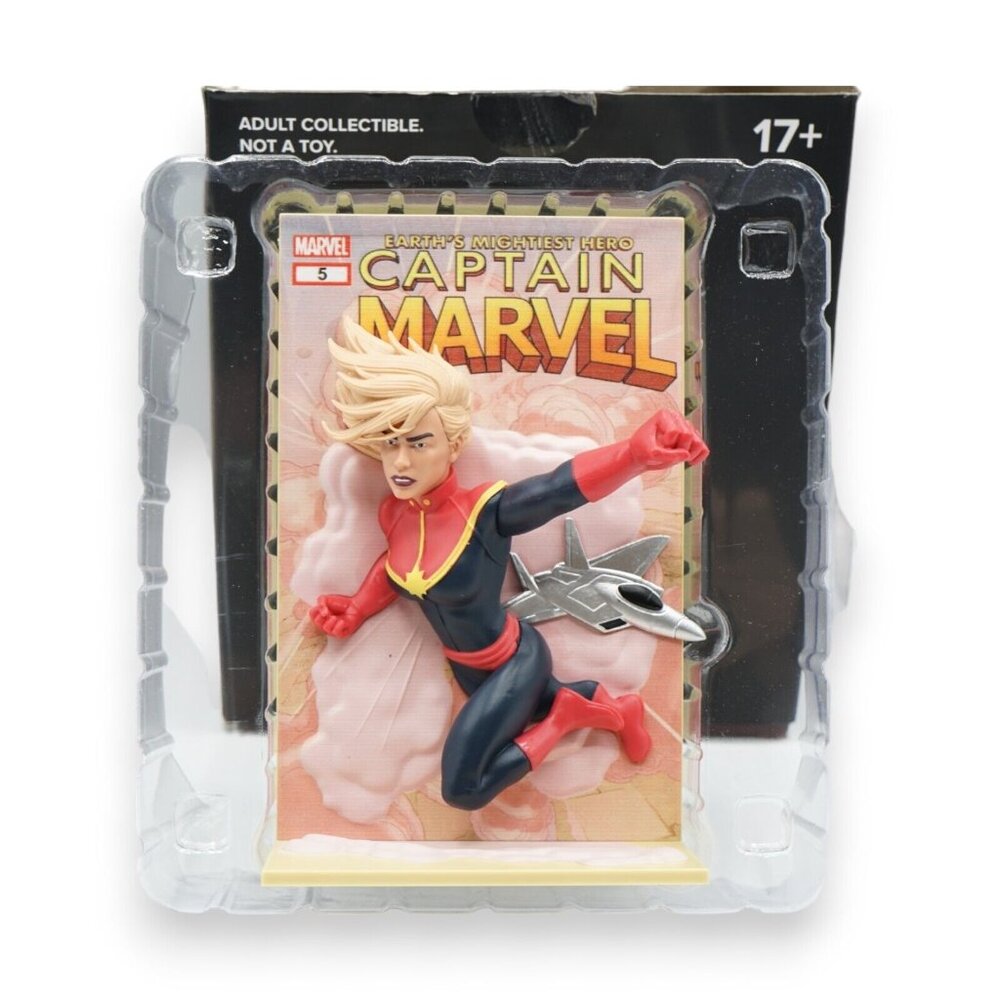 Marvel Captain Marvel 3D‎ Comic Standee Figure - Loot Crate EXCLUSIVE